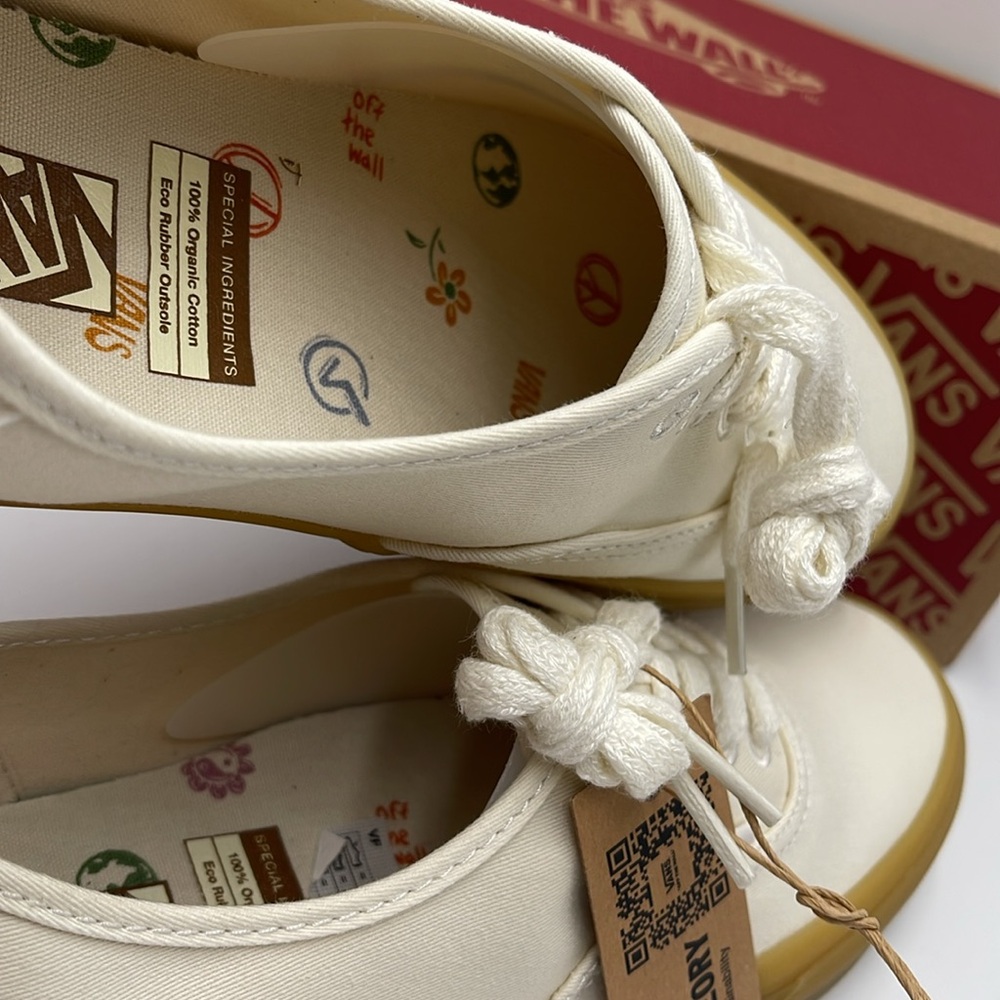 Vans WMNS Authentic
Eco Theory In Our Hands White 
VN0A5KRDTBD
Sneakers - Picture 14 of 16
